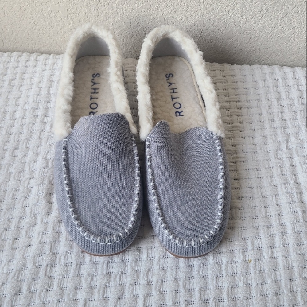 BRAND NEW Rothy’s Merino Glacier Slippers Size 9 (Sold OUT!)